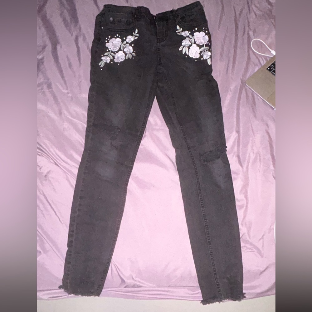 Jeans with embroidery